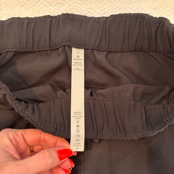 Lululemon Womens Cropped Pant Black Size 4 Drawstring Elastic Waist Pockets - Picture 10 of 16